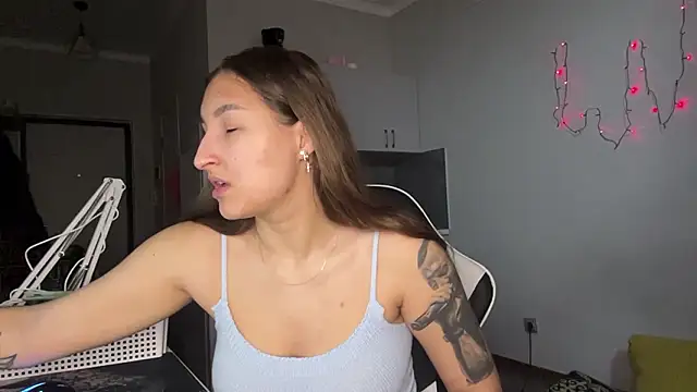 Snapshot of YettaUrive chatting on 02-28-26, 03:22 YettaUrive online show from 02-28-26, 03:22