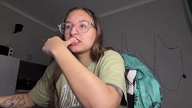 Snapshot of YettaUrive chatting on 02-26-26, 02:28 YettaUrive online show from 02-26-26, 02:28