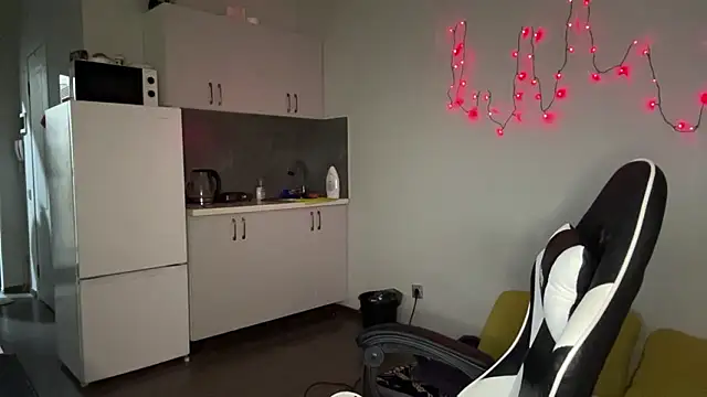 Snapshot of YettaUrive chatting on 02-23-26, 05:57 YettaUrive online show from 02-23-26, 05:57