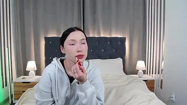 VikkyVonn online show from 03-19-26, 12:05