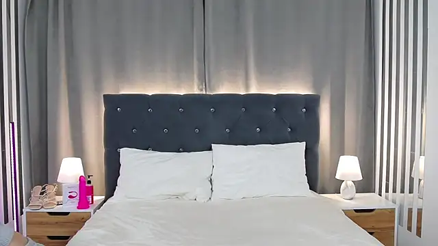 Snapshot of VikkyVonn chatting on 05-04-26, 06:06 VikkyVonn online show from 05-04-26, 06:06