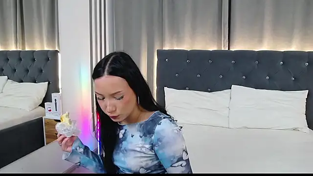 Snapshot of VikkyVonn chatting on 07-16-26, 11:07 VikkyVonn online show from 07-16-26, 11:07