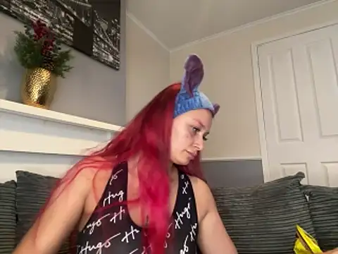 FoxyValentine online show from 06-17-26, 03:00