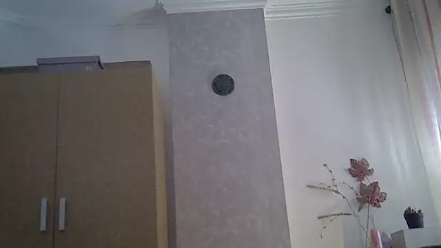 Laura-Parker online show from 06-16-26, 01:55