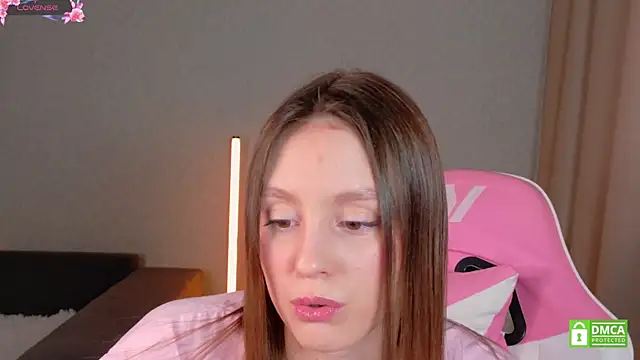 KateNickson online show from 04-18-26, 05:21