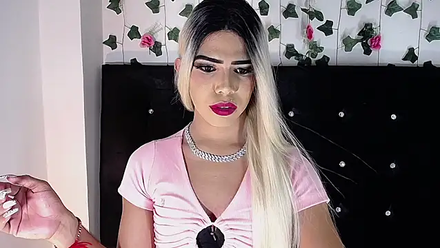 Snapshot of Kristal_Queen01 chatting on 03-05-26, 06:54 Kristal Queen01 online show from 03-05-26, 06:54