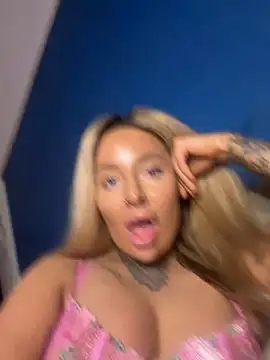 Snapshot of Summerwestt chatting on 02-24-26, 05:14 Summerwestt online show from 02-24-26, 05:14