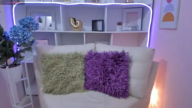 Freya Lamir online show from 02-27-26, 07:35