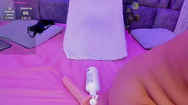 Snapshot of ZharaRousse chatting on 04-04-26, 11:39 ZharaRousse online show from 04-04-26, 11:39