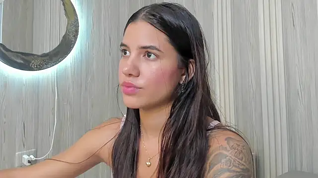 Snapshot of Isabellaa_Rosee chatting on 05-21-26, 07:44 Isabellaa Rosee online show from 05-21-26, 07:44