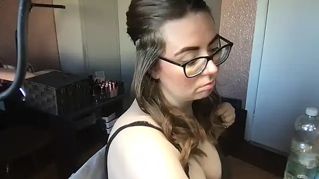 CurvyBx online show from 03-28-26, 04:41