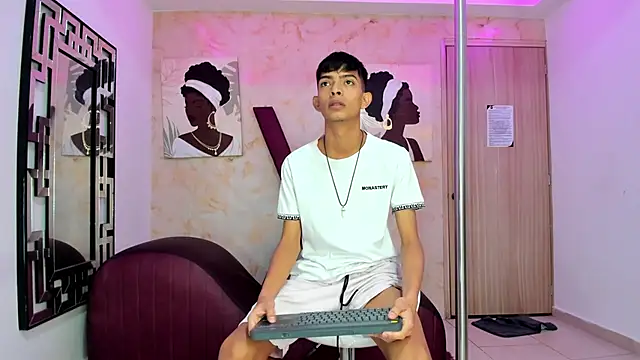 Snapshot of KITTY_BOSH chatting on 02-17-26, 01:30 KITTY BOSH online show from 02-17-26, 01:30