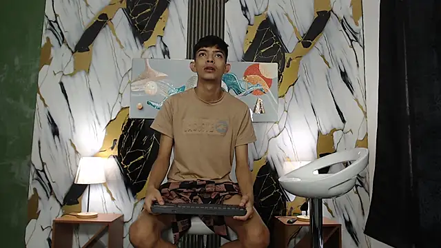 Snapshot of KITTY_BOSH chatting on 03-06-26, 01:17 KITTY BOSH online show from 03-06-26, 01:17