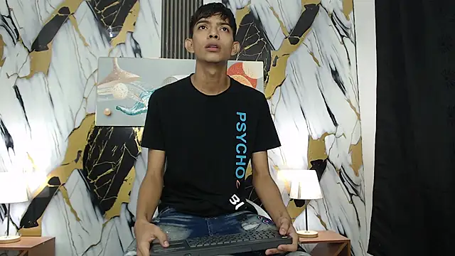 Snapshot of KITTY_BOSH chatting on 03-15-26, 01:07 KITTY BOSH online show from 03-15-26, 01:07