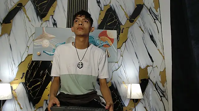 Snapshot of KITTY_BOSH chatting on 03-04-26, 01:30 KITTY BOSH online show from 03-04-26, 01:30