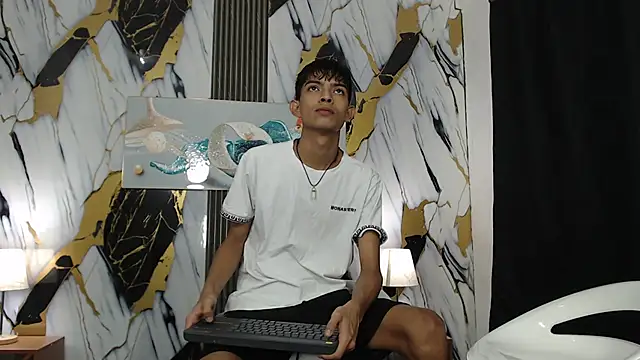 Snapshot of KITTY_BOSH chatting on 03-17-26, 12:57 KITTY BOSH online show from 03-17-26, 12:57