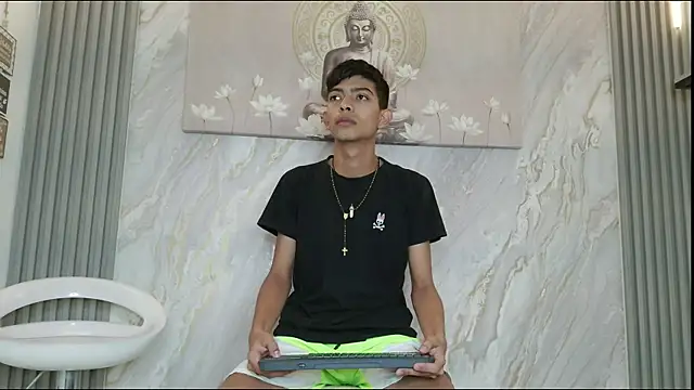 Snapshot of KITTY_BOSH chatting on 04-13-26, 01:15 KITTY BOSH online show from 04-13-26, 01:15