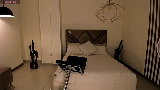 CarolineEvans x online show from 03-18-26, 04:26