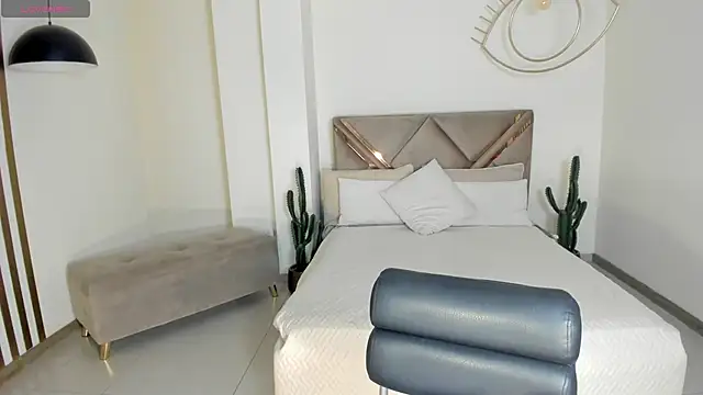 CarolineEvans x online show from 03-19-26, 04:01