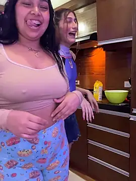 Snapshot of The_Wicked_Queens chatting on 02-15-26, 06:47 The Wicked Queens online show from 02-15-26, 06:47