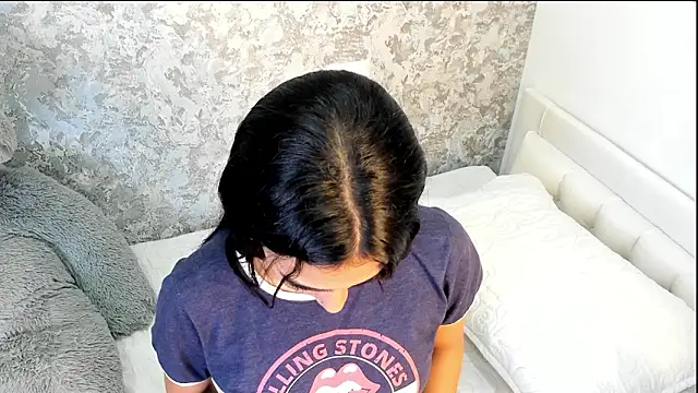 Anika H online show from 02-17-26, 12:02