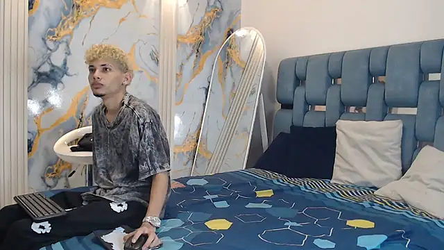 YOUNG BOYS HELL online show from 05-27-26, 01:15