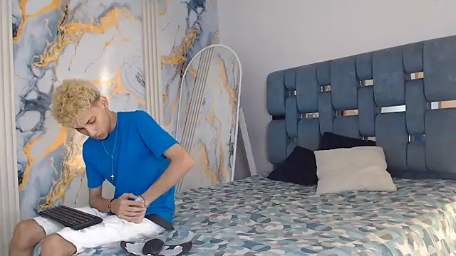 YOUNG BOYS HELL online show from 06-18-26, 01:48
