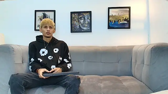 YOUNG BOYS HELL online show from 05-30-26, 01:23