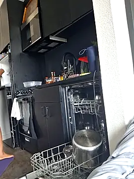 Cinnamonbunn online show from 04-02-26, 08:59