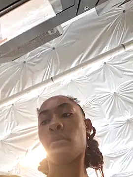 Cinnamonbunn online show from 03-19-26, 08:09