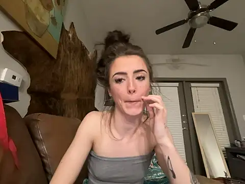 Snapshot of ash10alex chatting on 02-25-26, 04:23 ash10alex online show from 02-25-26, 04:23