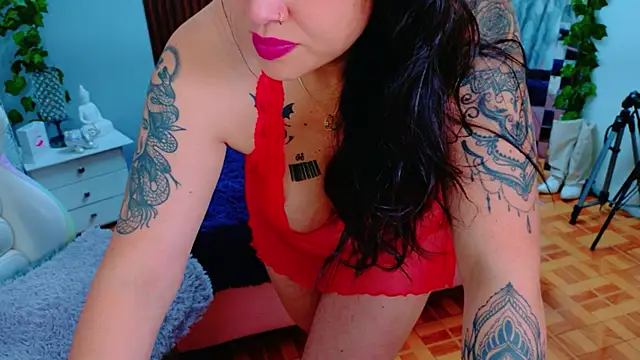 Snapshot of lilu_69 chatting on 06-11-26, 03:47 lilu 69 online show from 06-11-26, 03:47