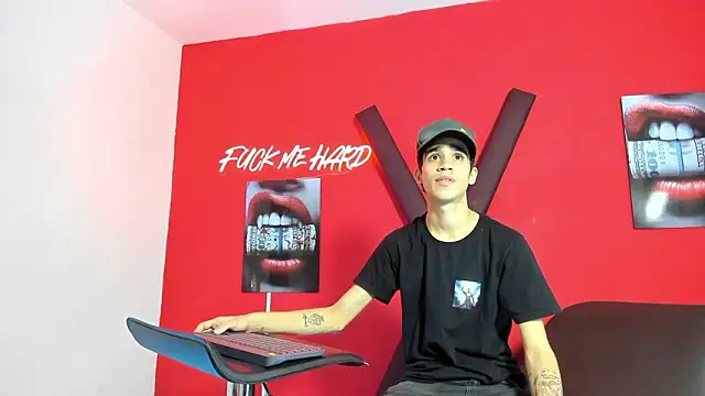 GREEN BOYS online show from 03-11-26, 07:24