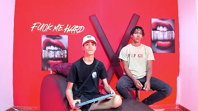 Snapshot of GREEN_BOYS chatting on 02-15-26, 07:31 GREEN BOYS online show from 02-15-26, 07:31