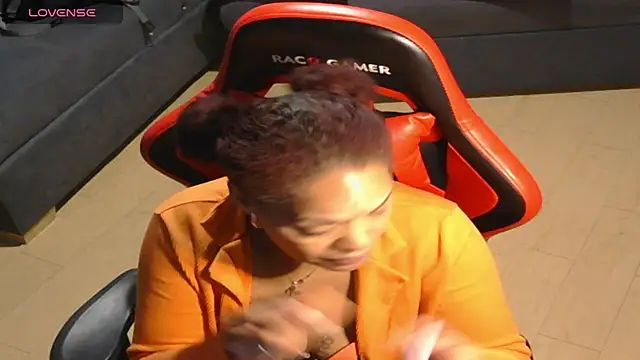 Snapshot of Helensex1 chatting on 02-22-26, 02:47 Helensex1 online show from 02-22-26, 02:47