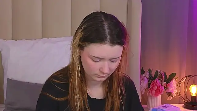 AlyssFrost online show from 06-17-26, 02:33