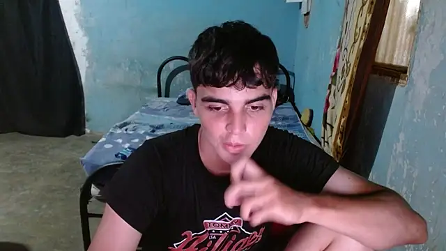Snapshot of heiker__ chatting on 05-21-26, 03:04 heiker online show from 05-21-26, 03:04