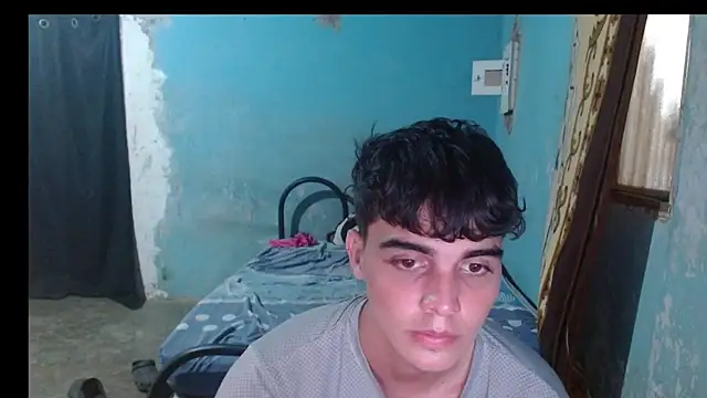 Snapshot of heiker__ chatting on 05-25-26, 03:28 heiker online show from 05-25-26, 03:28