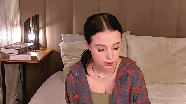 Snapshot of LanaLedger chatting on 03-03-26, 10:44 LanaLedger online show from 03-03-26, 10:44