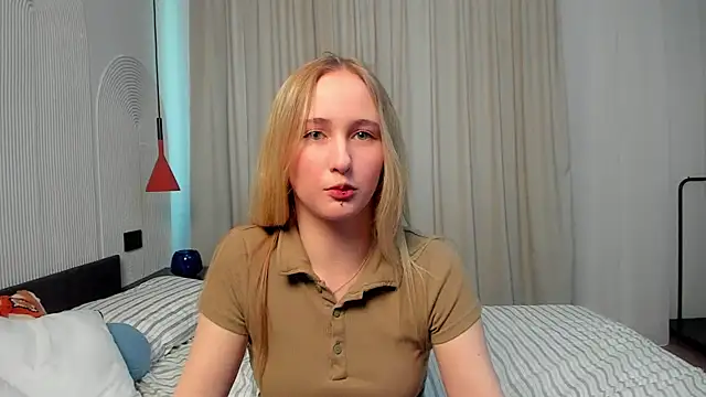 Snapshot of TraceeRebollar chatting on 03-03-26, 12:34 TraceeRebollar online show from 03-03-26, 12:34