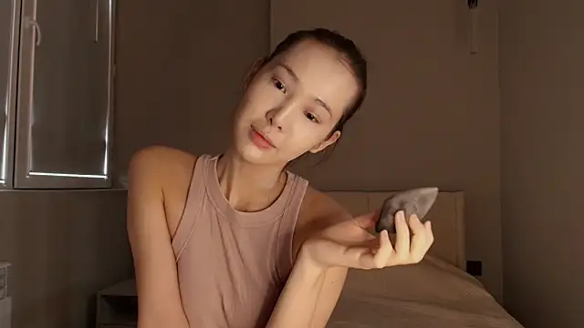 Snapshot of lilly_sweeet chatting on 02-24-26, 05:08 lilly sweeet online show from 02-24-26, 05:08