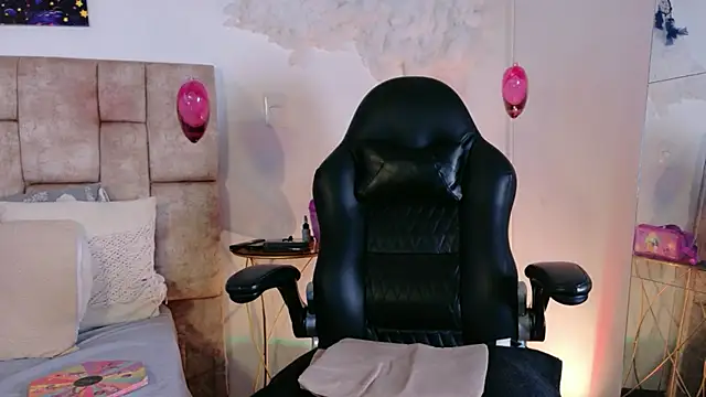 MiiaBlumm  online show from 03-18-26, 04:30