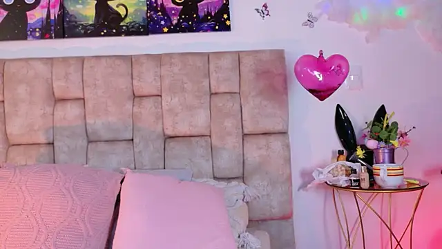 MiiaBlumm  online show from 04-07-26, 05:37