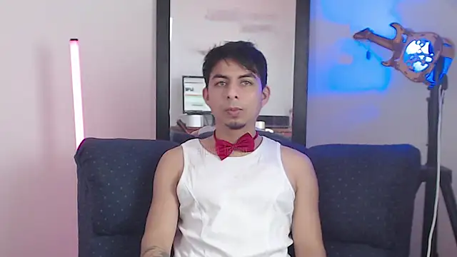 Snapshot of polloCol4U chatting on 05-08-26, 05:55 polloCol4U online show from 05-08-26, 05:55