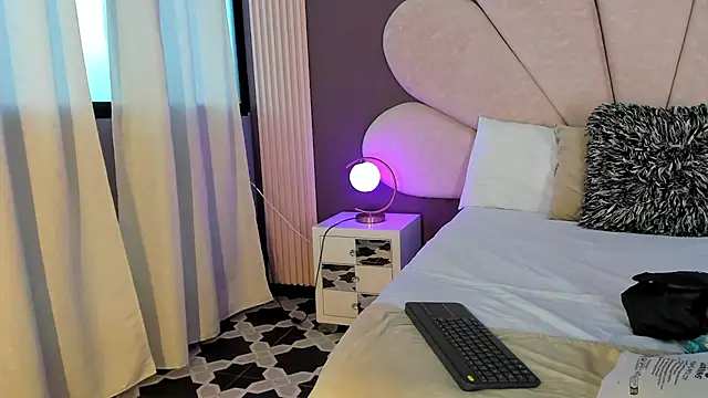 PerlaRogerss  online show from 04-04-26, 11:28