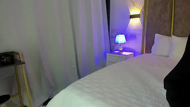 PerlaRogerss  online show from 03-25-26, 10:47