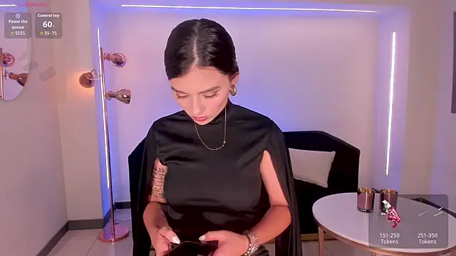 JulietteMoreau online show from 03-30-26, 08:10