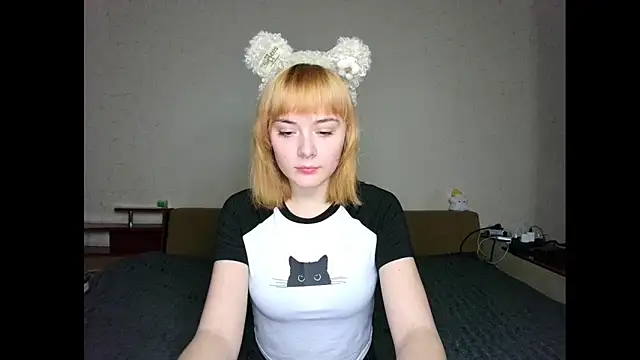 Little fox404 online show from 02-15-26, 07:46