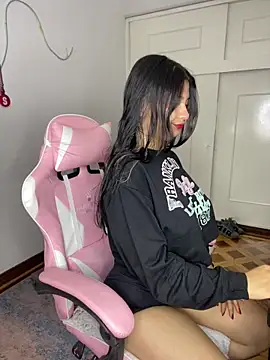 Snapshot of KittySari chatting on 02-18-26, 02:24 KittySari online show from 02-18-26, 02:24