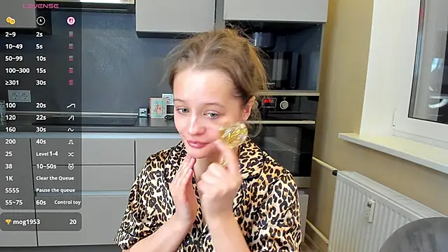 Mary Phoenix online show from 02-15-26, 04:28